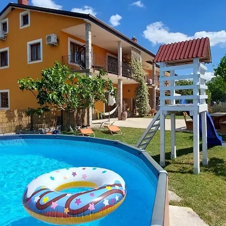 Kizin House, Cozy By Istrian Embrace * Brezovica pri Gradinu