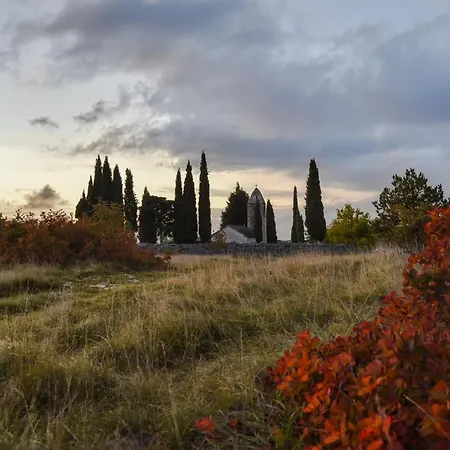 Kizin House, Cozy By Istrian Embrace * Brezovica pri Gradinu