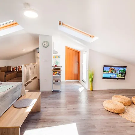 Kizin House, Cozy By Istrian Embrace