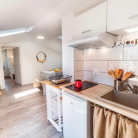 Apartment Kizin House, Cozy By Istrian Embrace Brezovica pri Gradinu