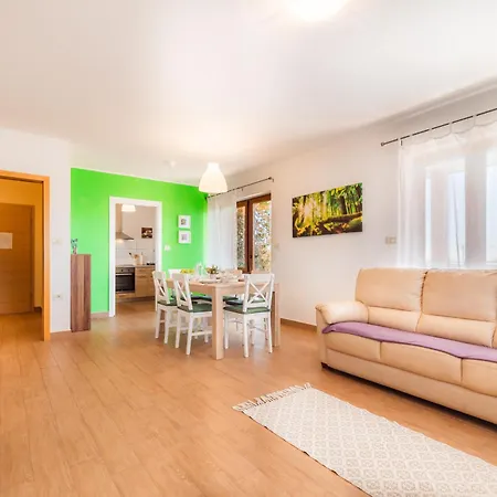 Apartment Kizin House, Cozy By Istrian Embrace