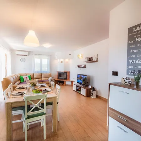 Apartment Kizin House, Cozy By Istrian Embrace *