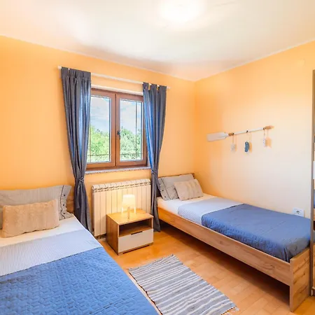 Apartment Kizin House, Cozy By Istrian Embrace Brezovica pri Gradinu