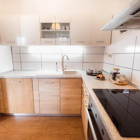 Kizin House, Cozy By Istrian Embrace * Brezovica pri Gradinu